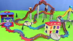 Разные поезда железнодорожные игрушки