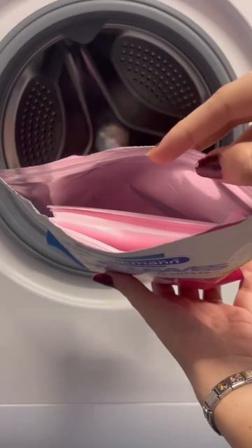 Dr Beckmann laundry detergent sheets #shorts #cleaning #cleaningmotivation #satisfying #hacks смотреть онлайн