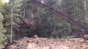 Как работает экскаватор - драглайн. Калуга.