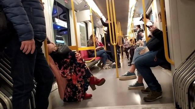 Метро Варшавы внутри. смотреть онлайн