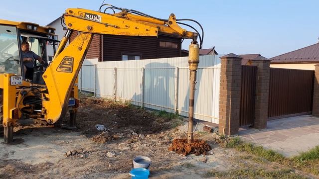 Экскаватор-погрузчик JCB3CX смотреть онлайн