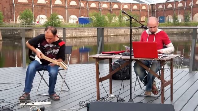 Andrei Sidorkin & Dmitry Leibovich at "Novaya Gollandia", SPb (small fragment) смотреть онлайн