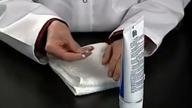 How to do a product demo: L.O.C™ Metal Cleaner - Clean a dirty coin смотреть онлайн