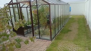 Теплица со стеклом БОТАНИК Стандарт 2,8х6,88м с перегородкой, + утопленный фундамент