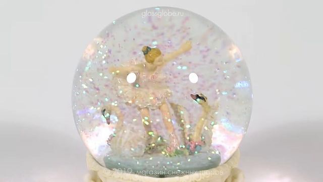 Стеклянный снежный шар Лебединое озеро смотреть онлайн