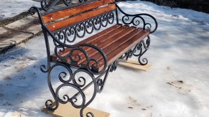 Лавочка садовая выполнена методом ажурной ковки, размер 1500х450х800мм