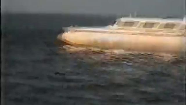 Airfoil-Flairboat in ground-effect flight, passing by at 1.2 m cruising hight at speed of 90kn смотреть онлайн