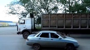 28.06.2013. Грузовой автомобиль 'МАЗ-6422'.