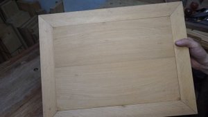 Демонстрация сборки традиционного китайского узорчатого стула