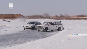 Захватывающий дрифт на льду: в Ачинске гонщики закрыли зимний сезон