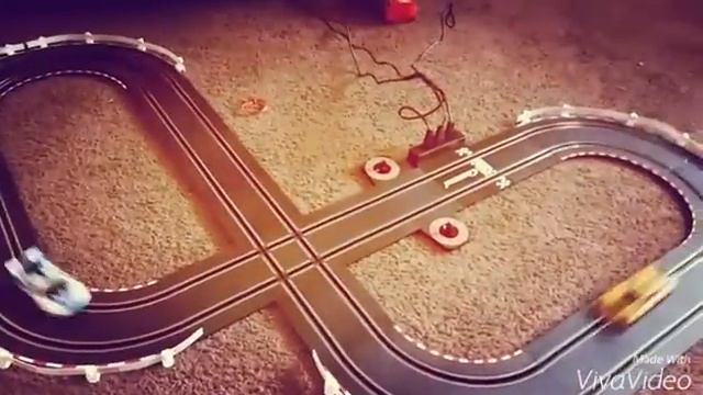 Pista de carros #Mom with video camera!! смотреть онлайн