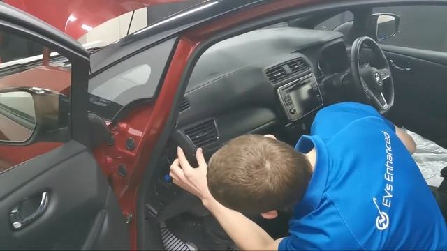 Как снять приборную панель Nissan Leaf ZE1 смотреть онлайн