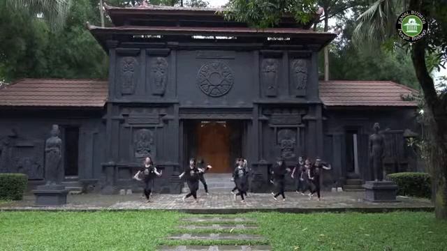 Nusantara Menari : AYO BERLATIH MENARI TRADISI bersama PLT Puspo Budoyo (LIVE STREAMING) смотреть онлайн