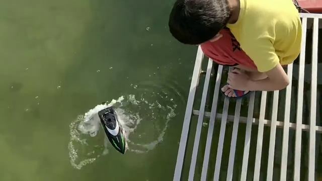 Awesome Syma RC Q3 Boat смотреть онлайн
