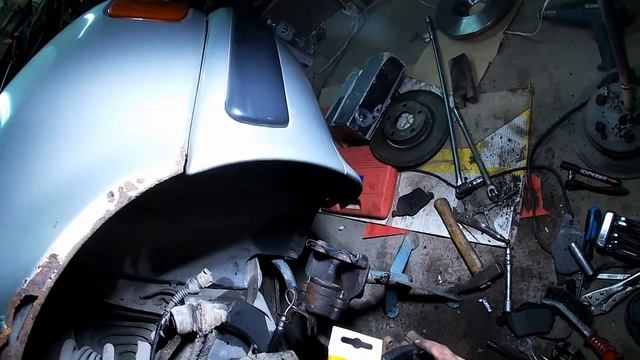 How to replace front brake discs and front brake pads on AUDI 100 c4 смотреть онлайн