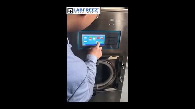 Пилотная лиофильная вакуумная сушилка Labfreez FD-30F TP с укупорочным устройством