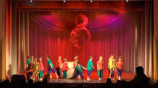 Концертная программа "Созвездие весны" смотреть онлайн