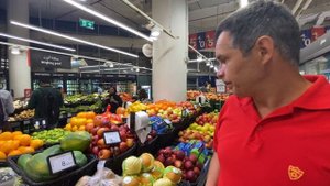 Дубай идем в Carrefour цены на морепродукты и фрукты