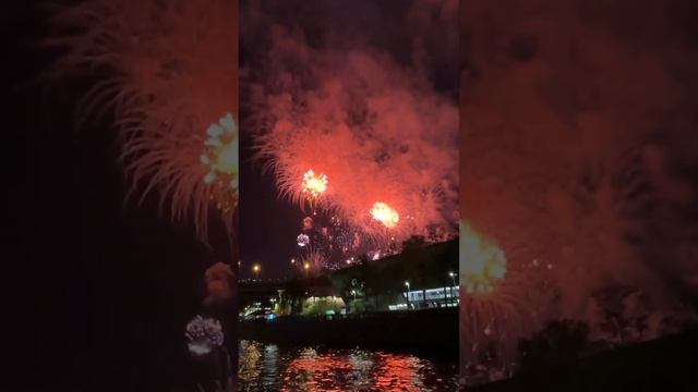 Самые зрелищные кадры салюта в Москве