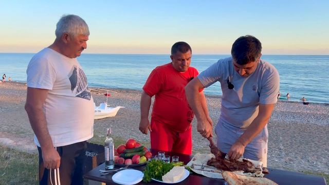 Баранина на вертеле на ужин! Готовим на берегу моря смотреть онлайн