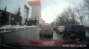 Осторожно, неадекват с Красное Белое за рулем