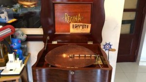 Regina Serpentine music box plays “Greensleeves” song