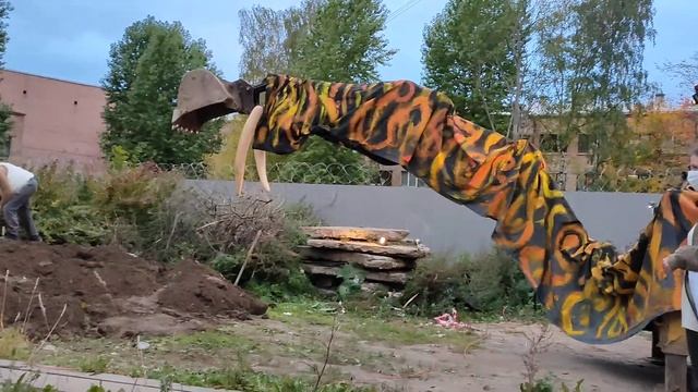 Динозавр и землекопы действовали долго смотреть онлайн