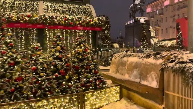Московская Вечерняя Жизнь Отдыхающих Гостей И Жителей Москвы февраль 2025