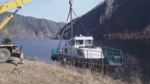 Подъем и спуск катера, с майнского на саяно-шушенское водохранилище.