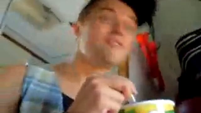 В поезде. Керчь 2009 :) смотреть онлайн