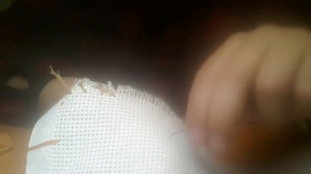 Как закрепить узелок на нитке. Краткий урок шитья смотреть онлайн