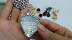 173. Фруктово-ягодные броши и другие находки винтажной бижутерии. Продолжение распаковки