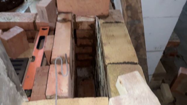 Камин своими руками! Почти 4 метра высотой! Из глины, добытой на участке😊😊😊 смотреть онлайн