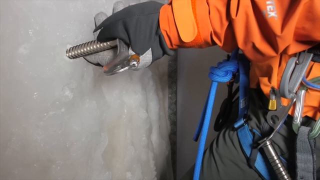 Basic Ice Climbing Techniques with Dave MacLeod смотреть онлайн