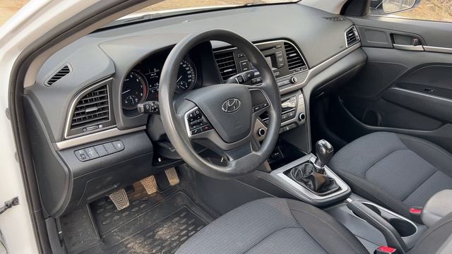 Hyundai Elantra 2017