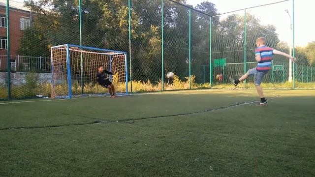 ШКОЛЬНИК ПОВТОРИТИЛ СЕЙФ АКИНФЕЕВА смотреть онлайн