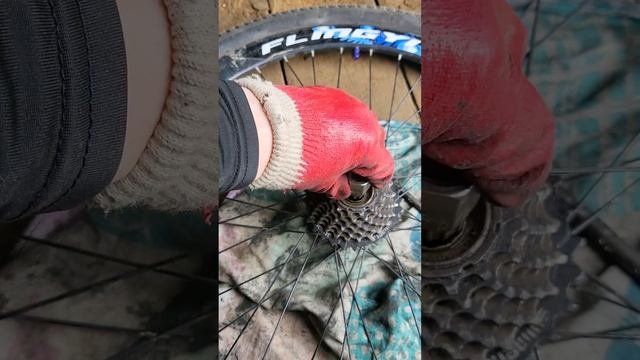 Снимаем трещетку.. пришлось даже немного напрячься.