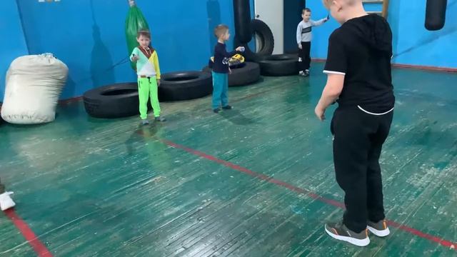 Малыши новички на тренировке по боксу , 28 апреля 2022 г. смотреть онлайн