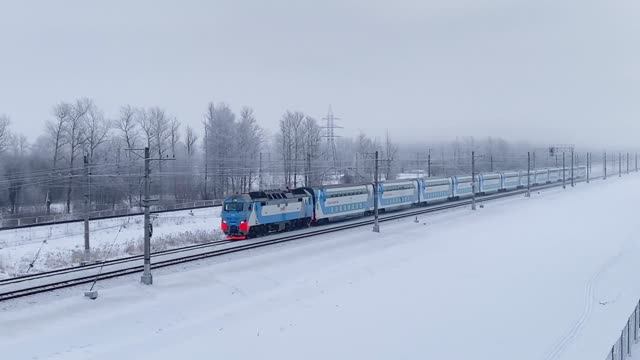 Электровоз ЭП2К-501 с поездом №742 "Аврора", перегон Саблино - Колпино