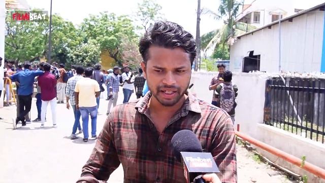 சூரி ஒரு Mini Asuran | Garudan Review | Filmibeat Tamil смотреть онлайн