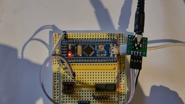 STM32F103C8T6 Polyphonic Music Box смотреть онлайн