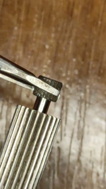 Нет искры, ремонт зажигалки Dupont смотреть онлайн