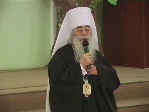 Легко на сердце от песни веселой