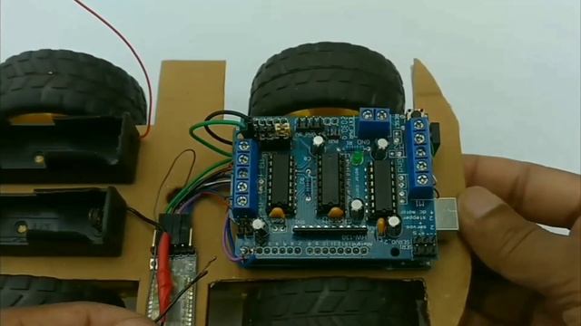 Build Your Own RC Car From Scratch(Using Your Phone)|Arduino смотреть онлайн