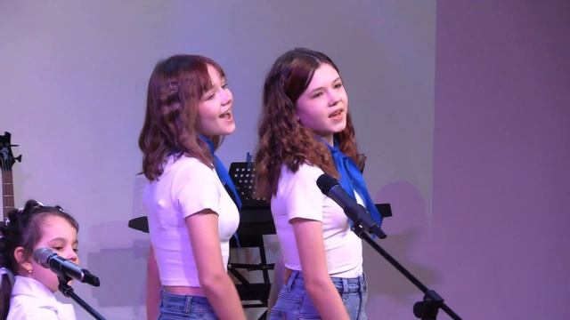 Концерт к 8 Марта, вручение муниципальной премии "Женщина года" 06.03.25 г. смотреть онлайн