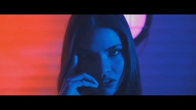 Ariana Grande ft. Becky G - Side To Mayores смотреть онлайн