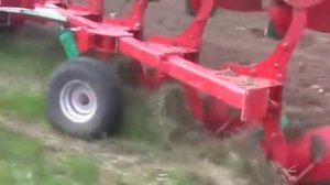 Польский плуг AGRO-MASZ PO (Агромаш) с рессорной защитой