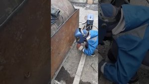 Установка для крекинга отработанного масла.