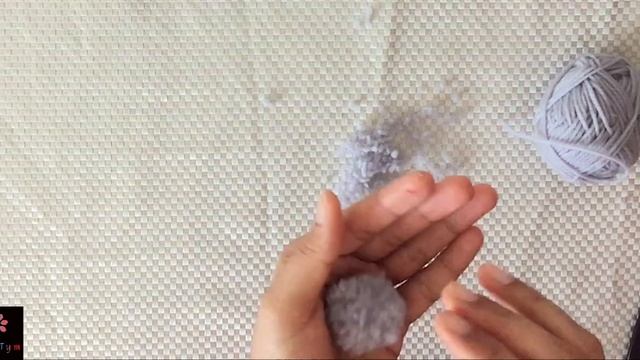 how to make perfect mini pom poms and heart shaped pom pom?|cute mini pompoms|heart shaped | CrafTy смотреть онлайн