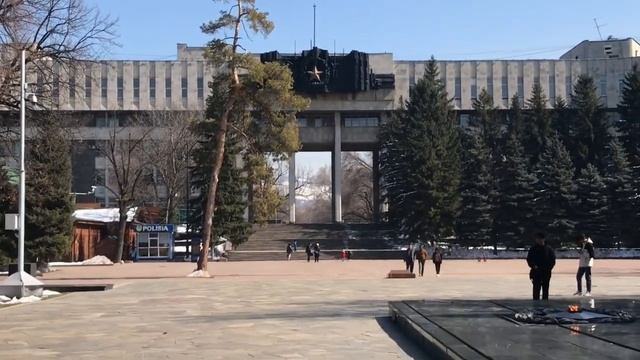 Алматы, гуляю по парку, тепло и солнечно! смотреть онлайн